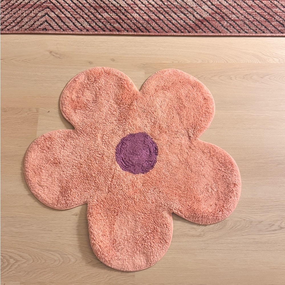 Urban Outfitters Flower Bath Mat / Rug